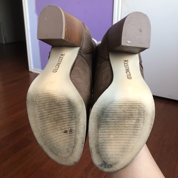 Brown booties - Picture 6 of 7